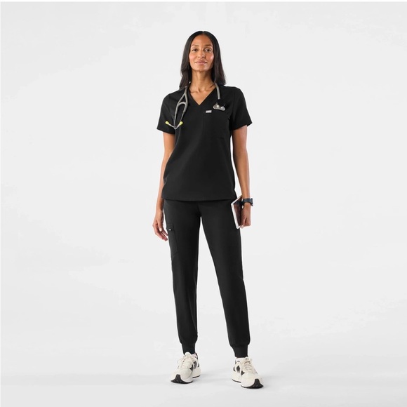 Figs Pants - Figs Black Casma Three-Pocket Top and Jogger Pants Scrub Set